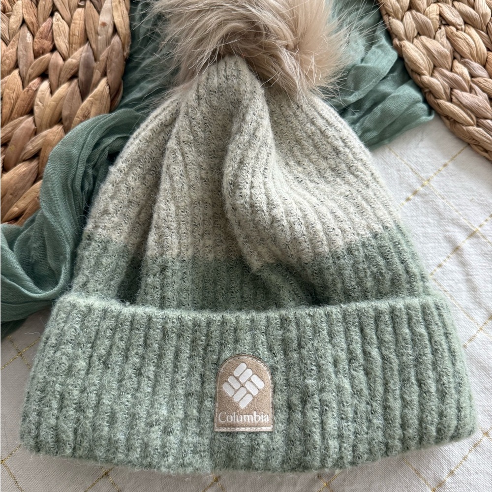 Columbia Women's Mint Knit Hat with Faux Fur Pom